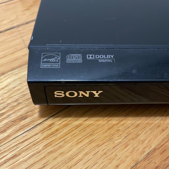 Sony CD/DVD Player - Picture 2 of 4